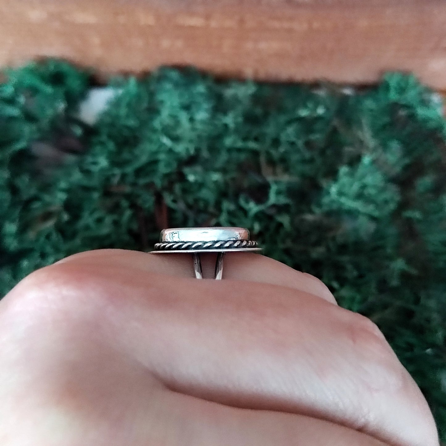 Broken Plates: Fireglow Collection Ring Size S 1/2
