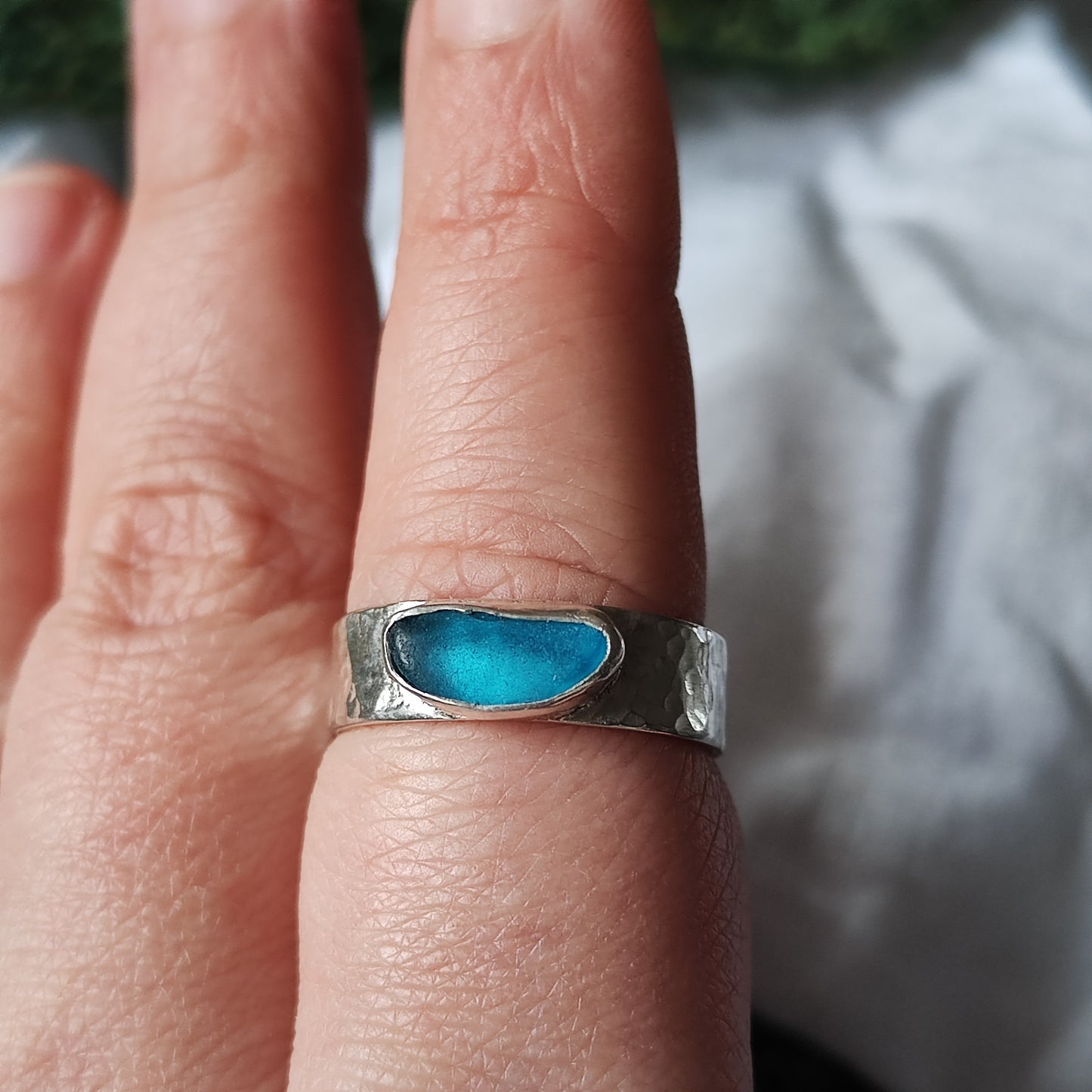 Sea Glass Ring - Hammered Band Size T