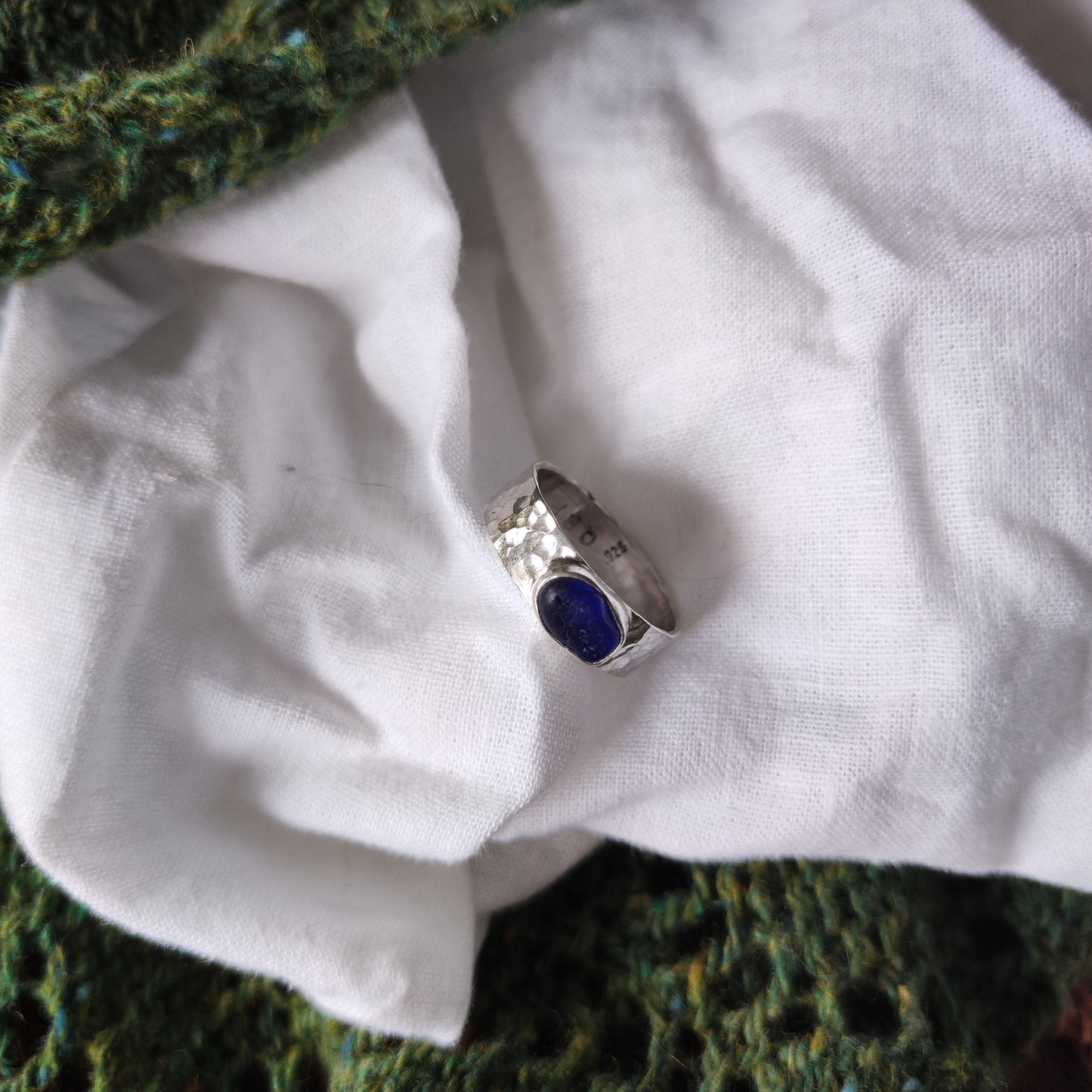 Sea Glass Ring - Hammered Band Size S