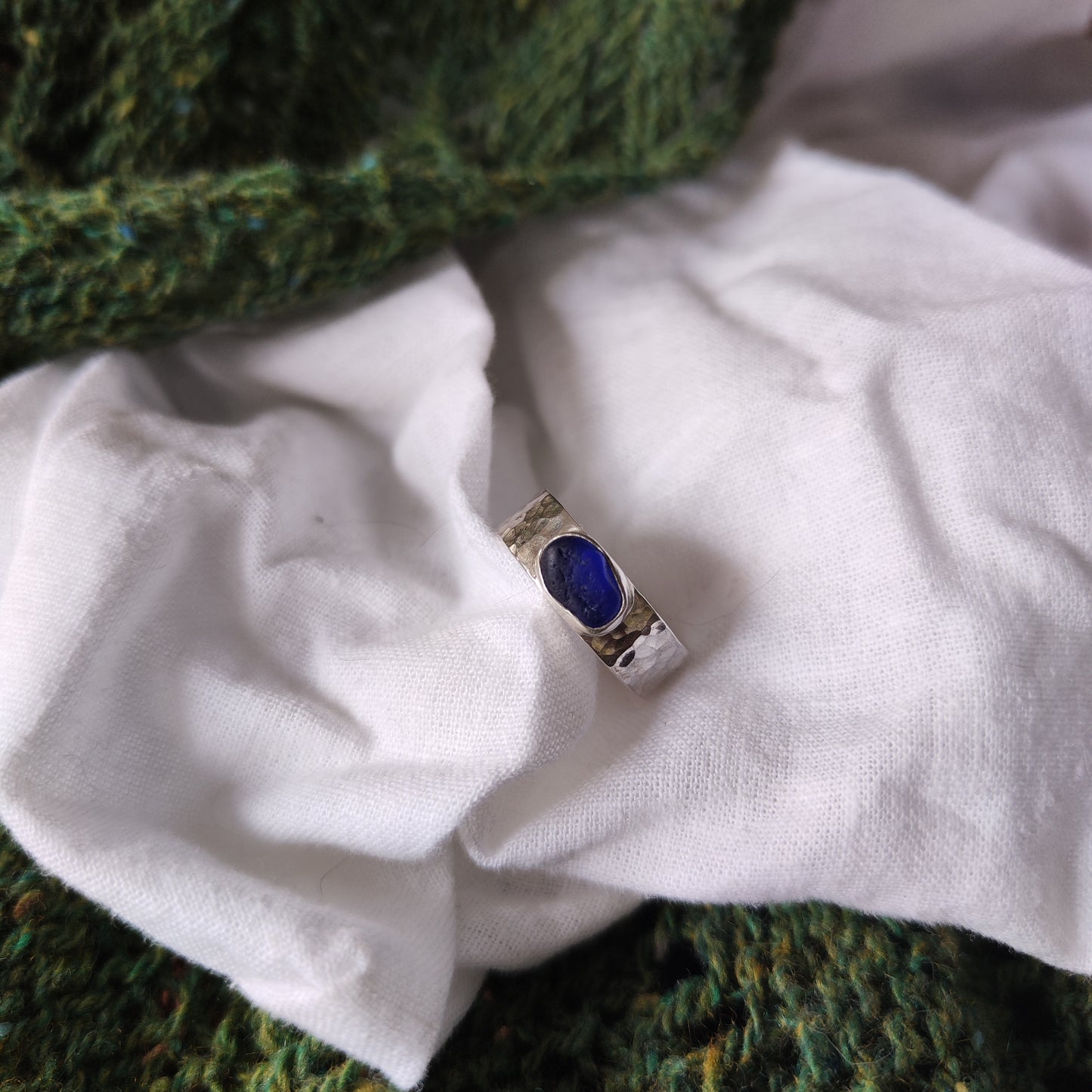 Sea Glass Ring - Hammered Band Size S
