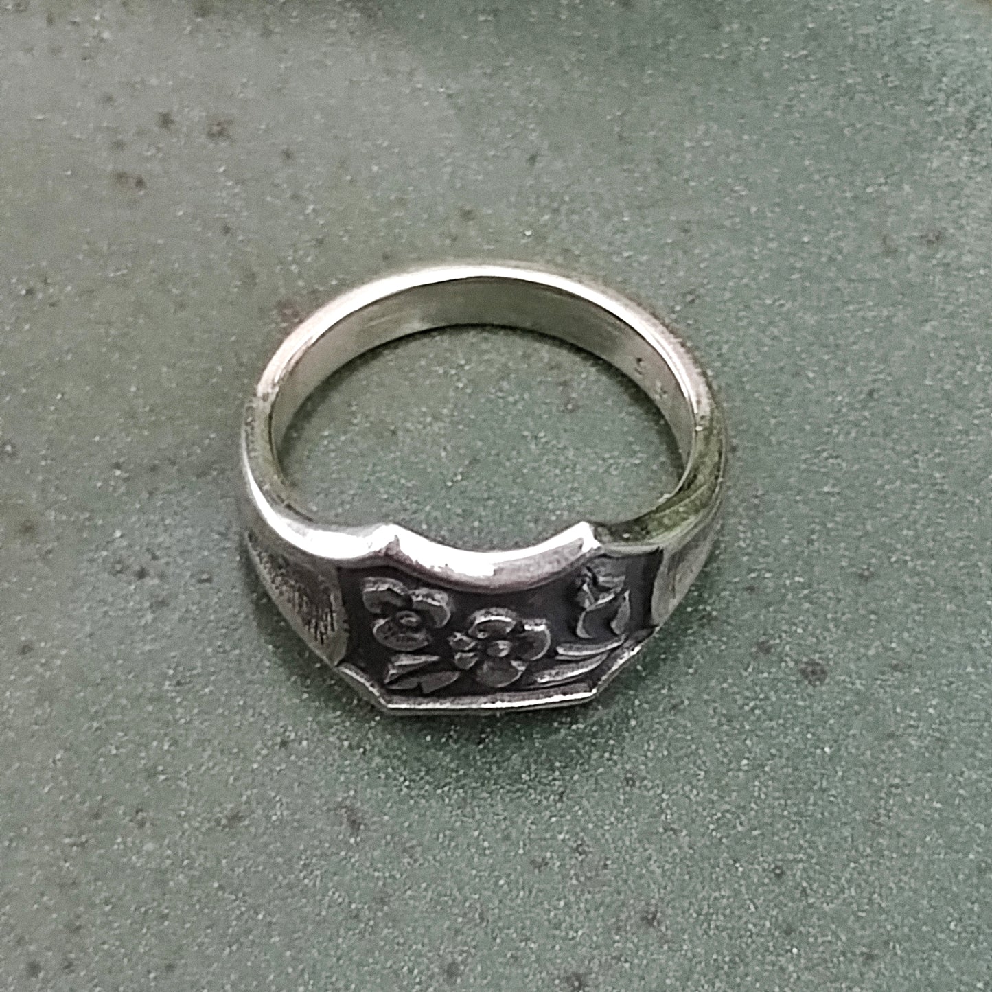 Signet Ring - Dainty Flowers