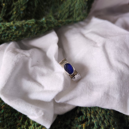Sea Glass Ring - Hammered Band Size S