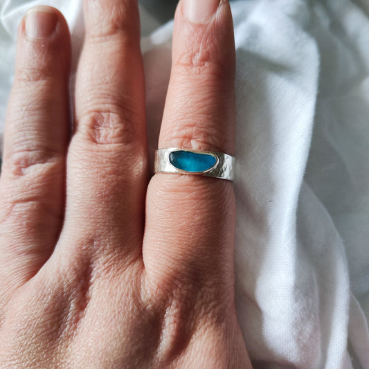 Sea Glass Ring - Hammered Band Size T