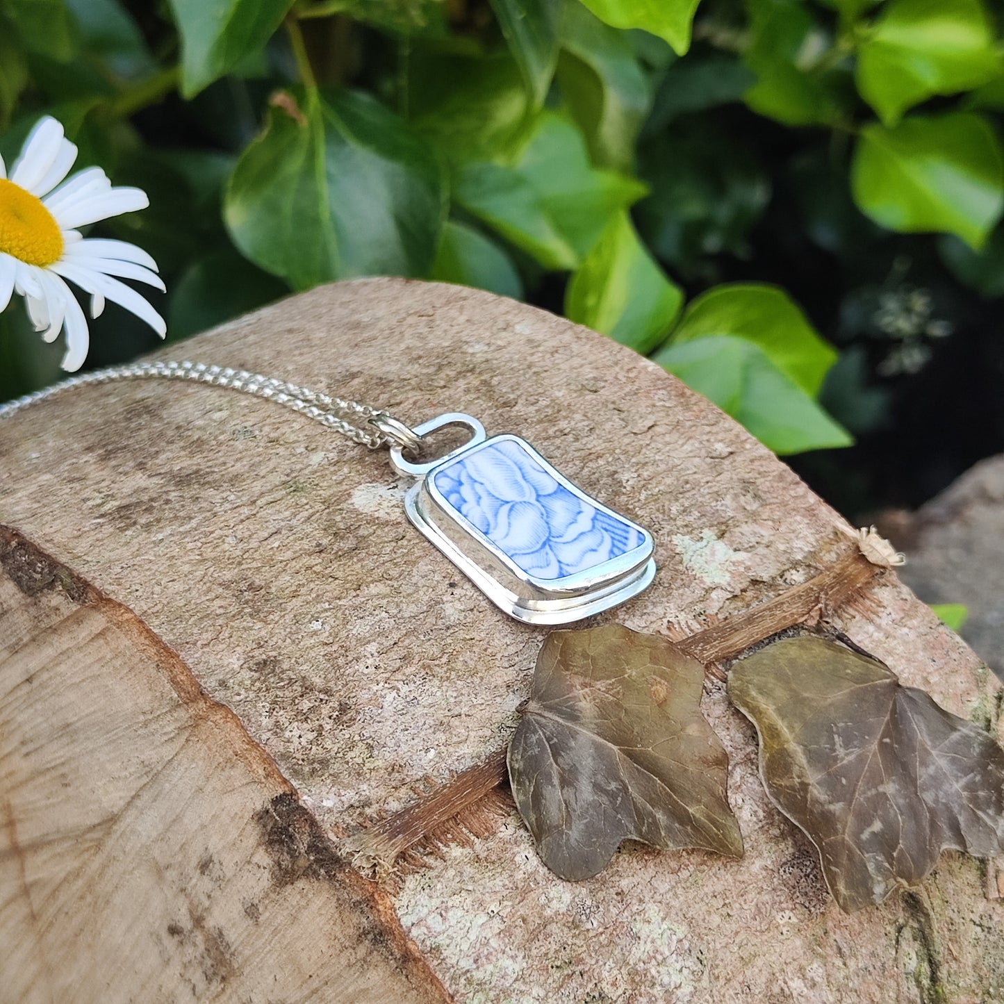 Broken Plates: Spode Necklace