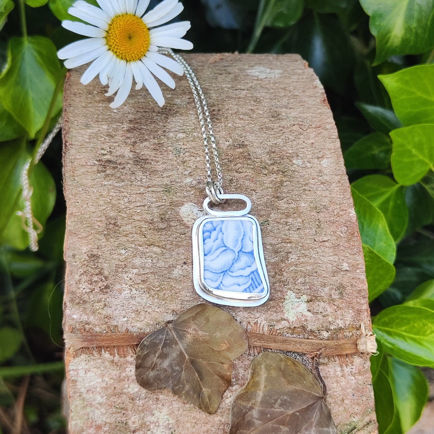Broken Plates: Spode Necklace
