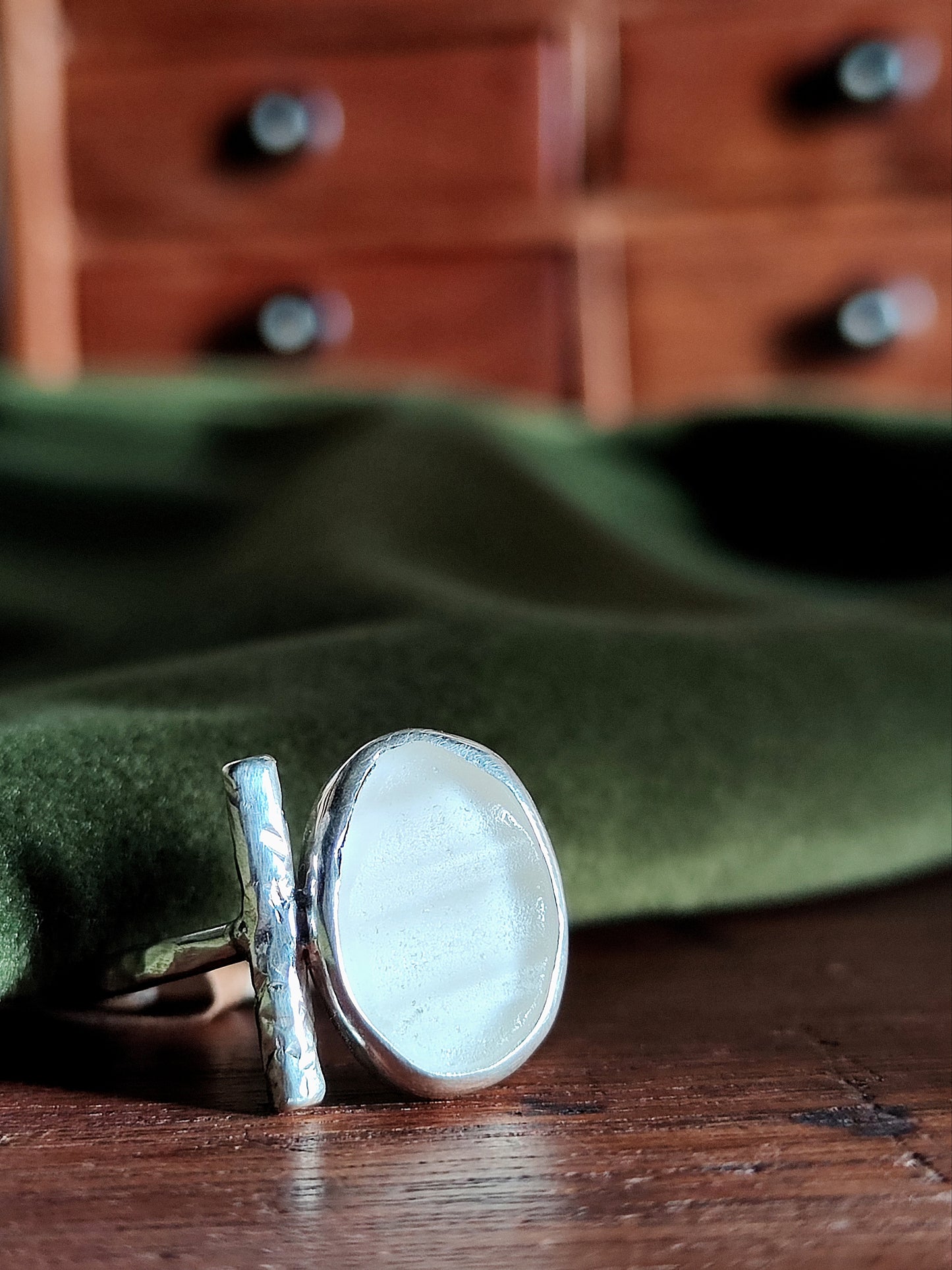 Sea Glass T-Ring Size V White Duo