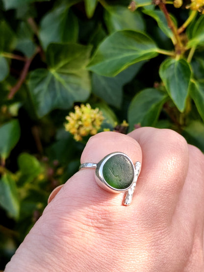 Sea Glass T-Ring Size M Green Circle