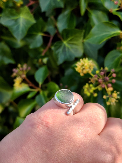 Sea Glass T-Ring Size M Green Circle