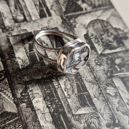 Hallowe'en Broken Plate Ring - Beaked Goblin