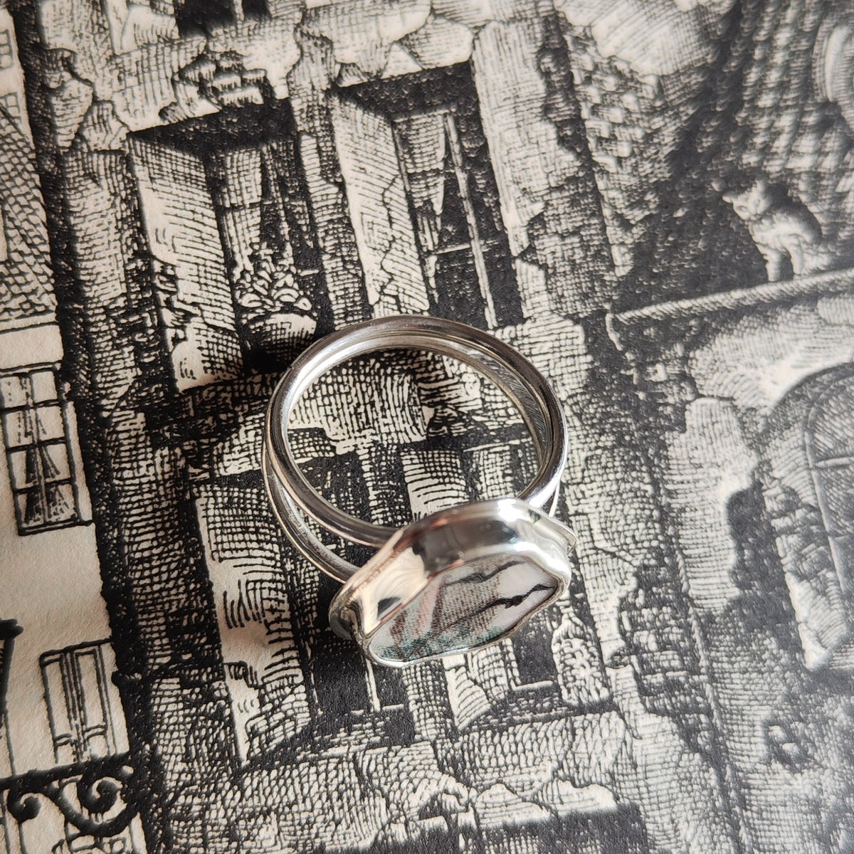 Hallowe'en Broken Plate Ring - Extrovert Bats