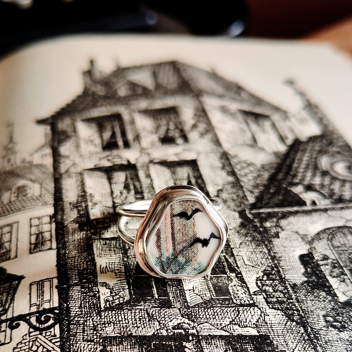 Hallowe'en Broken Plate Ring - Extrovert Bats