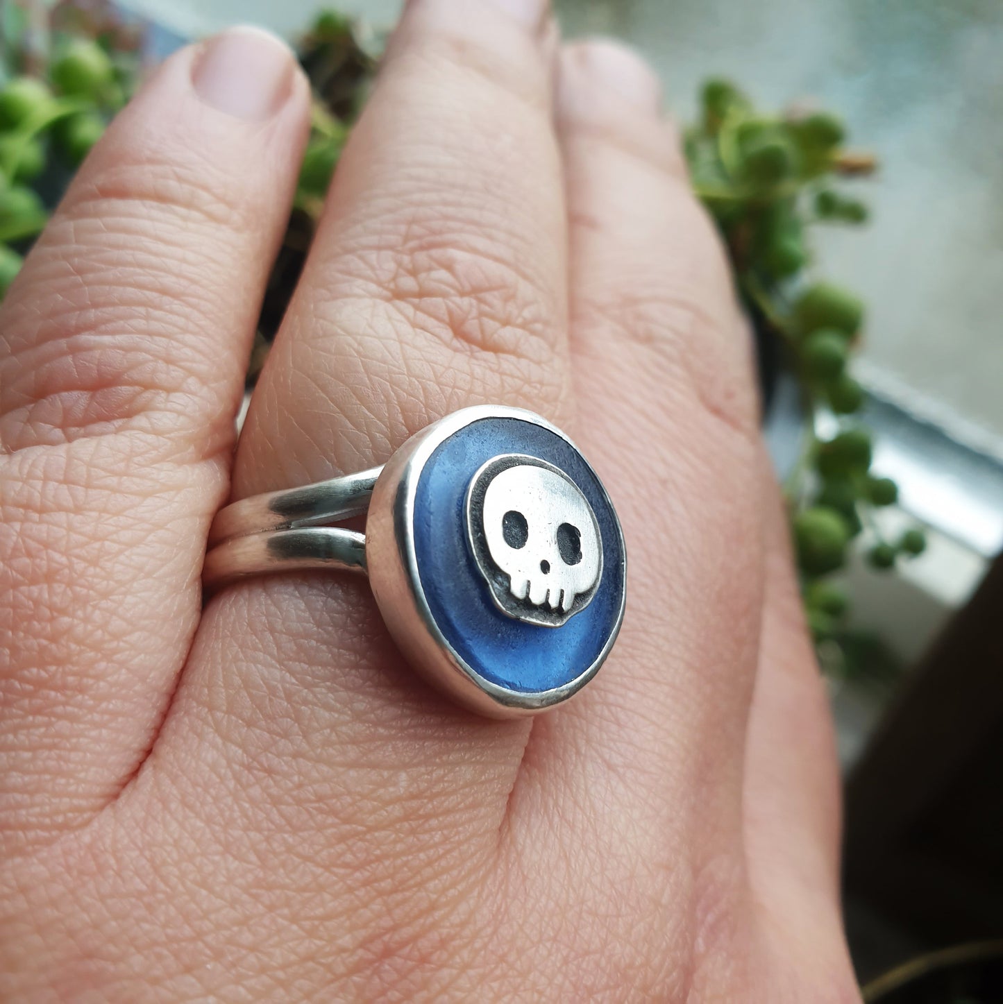 Floating Skull Ring