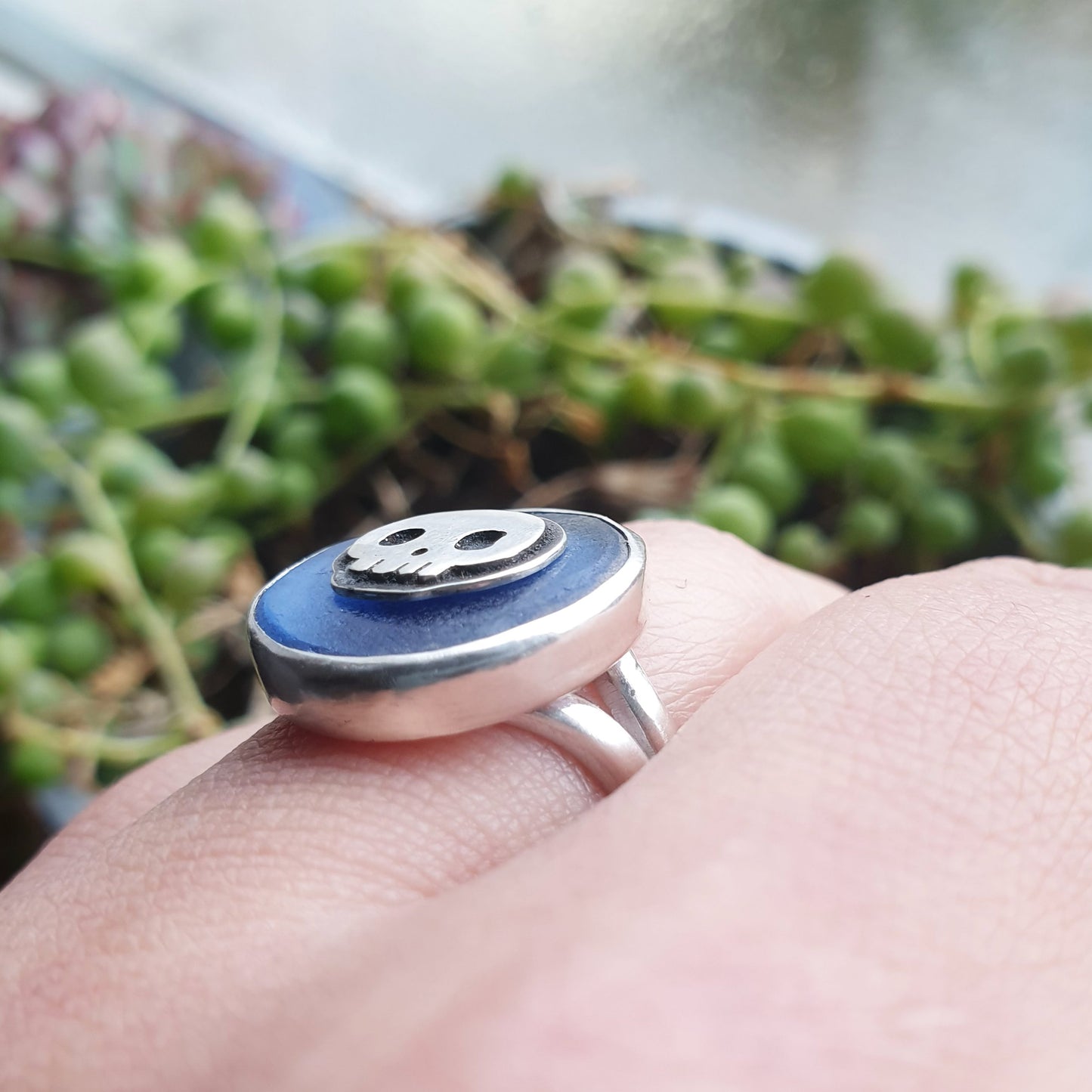 Floating Skull Ring