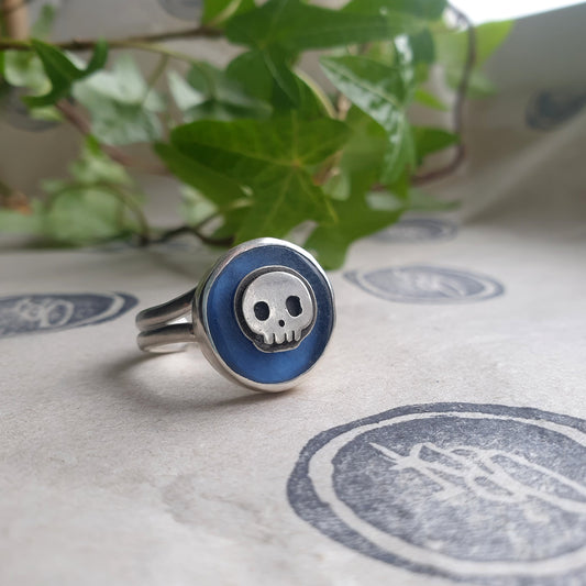 Floating Skull Ring