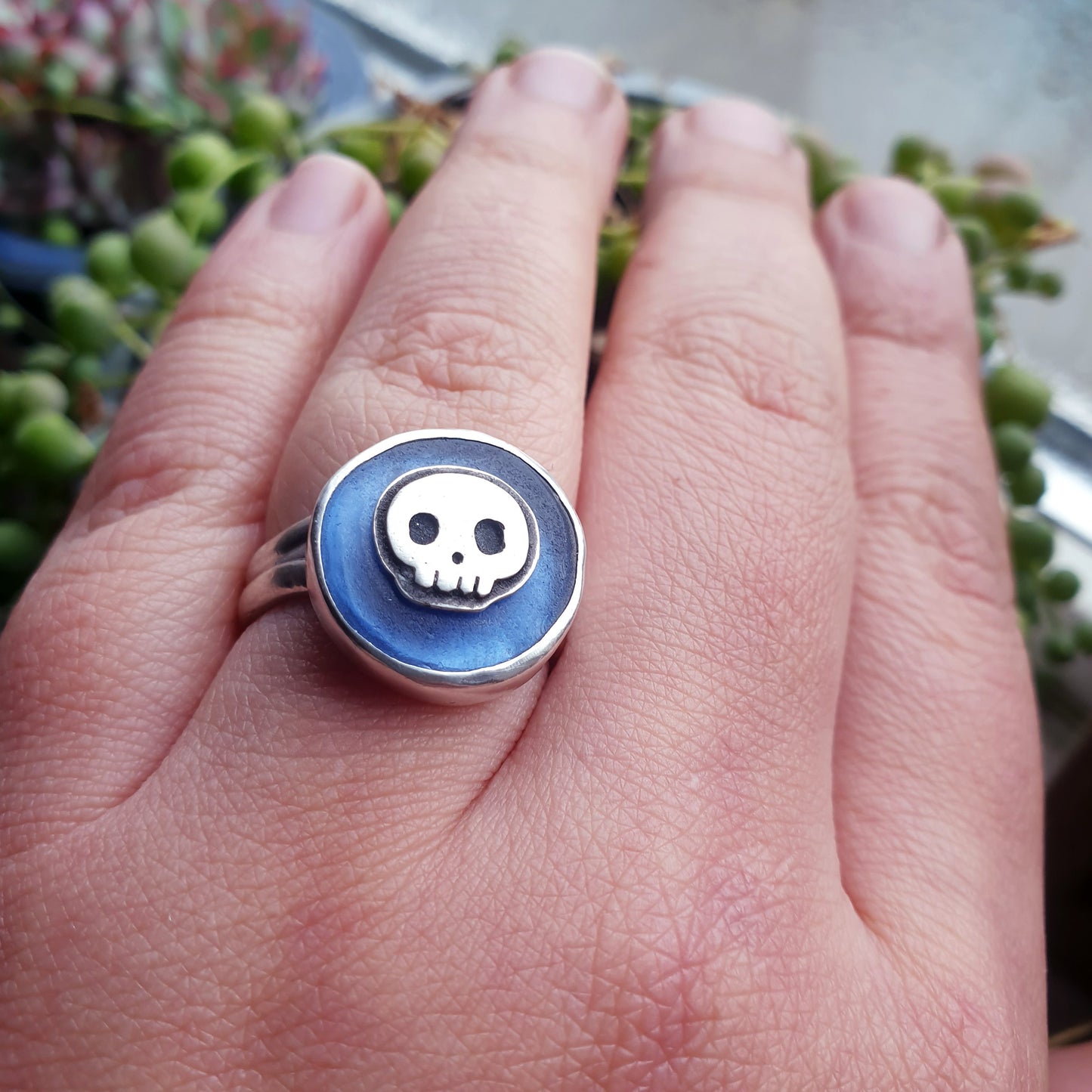 Floating Skull Ring