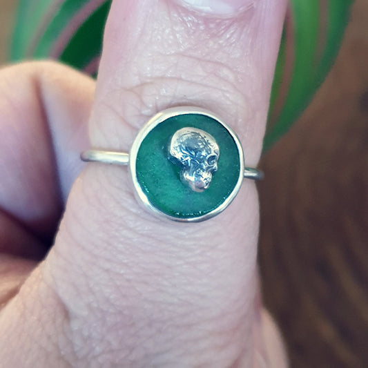 Kelly Green Skull Cameo Ring