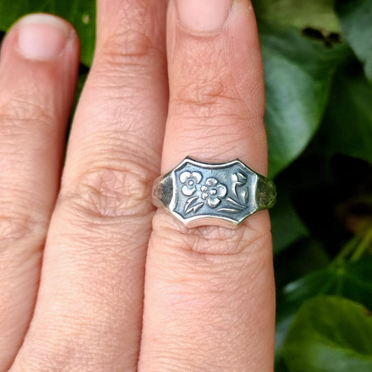 Signet Ring - Dainty Flowers